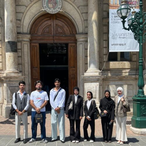 طلبة قسم اللغة الإيطالية المبتعثون إلى جامعة بيروجا يجتازون اختبار تحديد المستوى اللغوي (4) طلبة قسم اللغة الإيطالية المبتعثون إلى جامعة بيروجا يجتازون اختبار تحديد المستوى اللغوي (4)