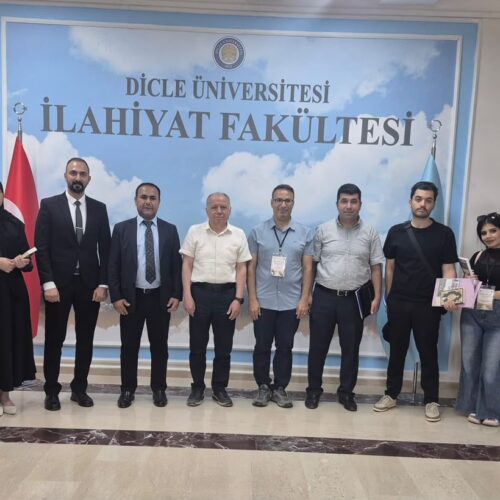 طلبة قسم اللغة التركية يواصلون محاضراتهم في الدورة التدريبية الصيفية في تركيا (8) طلبة قسم اللغة التركية يواصلون محاضراتهم في الدورة التدريبية الصيفية في تركيا (8)