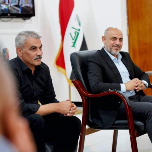 عميد كلية اللغات يستقبل مساعد رئيس جامعة بغداد للشؤون الإدارية في جولة تفقدية للاطلاع على الواقع الخدمي في الكلية (1) عميد كلية اللغات يستقبل مساعد رئيس جامعة بغداد للشؤون الإدارية في جولة تفقدية للاطلاع على الواقع الخدمي في الكلية (1)