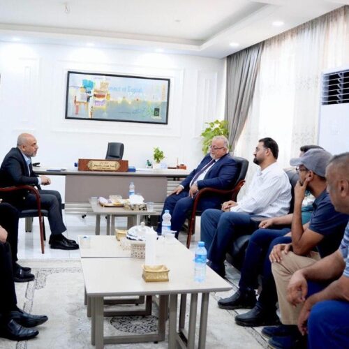 عميد كلية اللغات يستقبل مساعد رئيس جامعة بغداد للشؤون الإدارية في جولة تفقدية للاطلاع على الواقع الخدمي في الكلية (2) عميد كلية اللغات يستقبل مساعد رئيس جامعة بغداد للشؤون الإدارية في جولة تفقدية للاطلاع على الواقع الخدمي في الكلية (2)