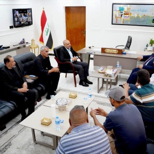 عميد كلية اللغات يستقبل مساعد رئيس جامعة بغداد للشؤون الإدارية في جولة تفقدية للاطلاع على الواقع الخدمي في الكلية (7) عميد كلية اللغات يستقبل مساعد رئيس جامعة بغداد للشؤون الإدارية في جولة تفقدية للاطلاع على الواقع الخدمي في الكلية (7)