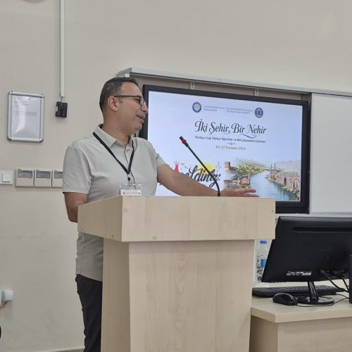 كلية اللغات تشارك في افتتاح ملتقى أكاديمي دولي لتعزيز التعاون العلمي مع جامعة دجلة التركية (10) كلية اللغات تشارك في افتتاح ملتقى أكاديمي دولي لتعزيز التعاون العلمي مع جامعة دجلة التركية (10)