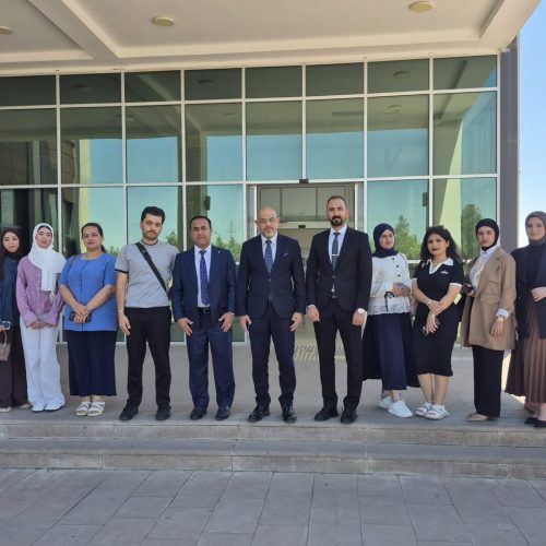كلية اللغات تشارك في افتتاح ملتقى أكاديمي دولي لتعزيز التعاون العلمي مع جامعة دجلة التركية (3) كلية اللغات تشارك في افتتاح ملتقى أكاديمي دولي لتعزيز التعاون العلمي مع جامعة دجلة التركية (3)