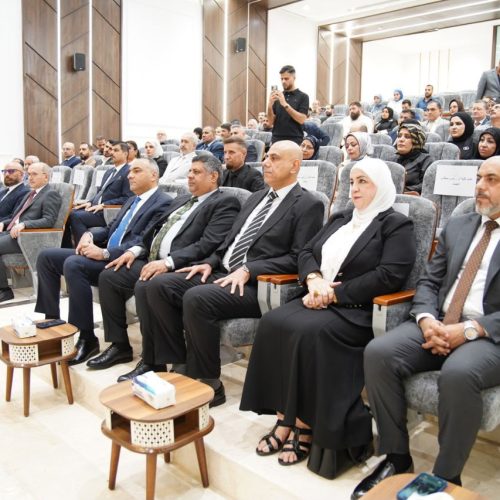 كلية اللغات تشارك في حفل إطلاق معايير الاعتماد البرامجي لكليات الآداب واللغات والآثار (2) كلية اللغات تشارك في حفل إطلاق معايير الاعتماد البرامجي لكليات الآداب واللغات والآثار (2)